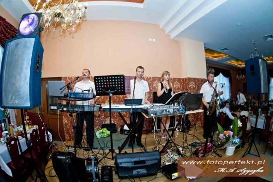 zespół na Państwa wesele/ usługi również jako DJ
